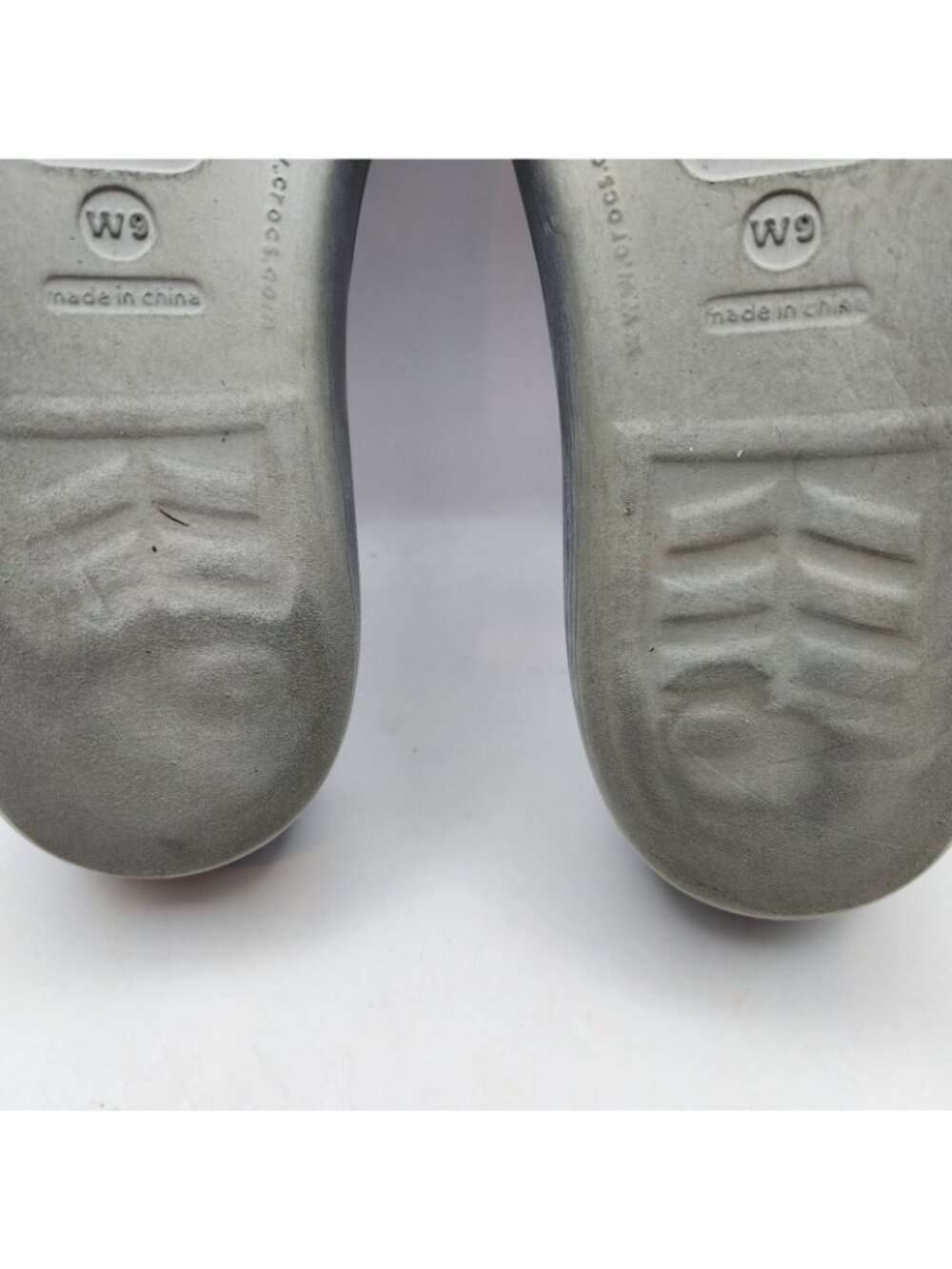 Crocs Patricia Gray Grey Womens Strappy Sandals Slide Comfort Size 9 USED Casual - Picture 9 of 11